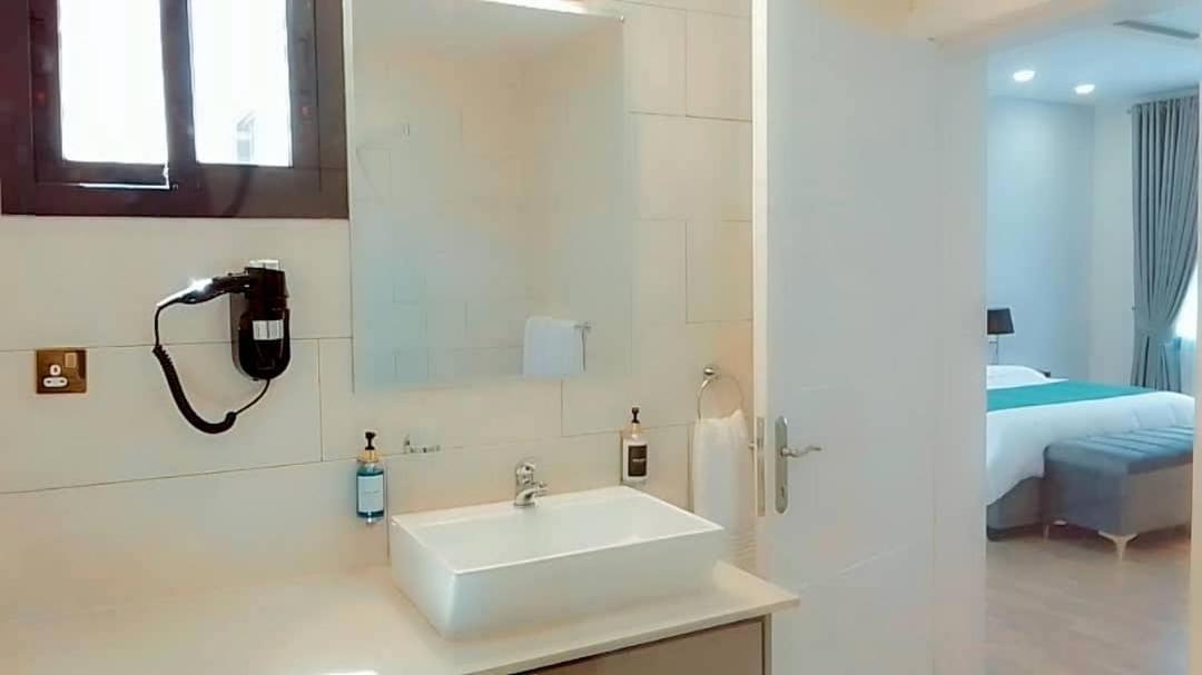 24 Roma Aparthotel Lusaka Ngoại thất bức ảnh