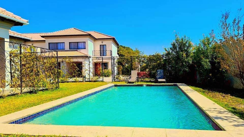 24 Roma Aparthotel Lusaka Ngoại thất bức ảnh